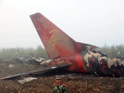 Un avión de pasajeros se estrelló en el nordeste de China, causando la muerte de 43 de las 96 personas que iban a bordo. REUTERS  /