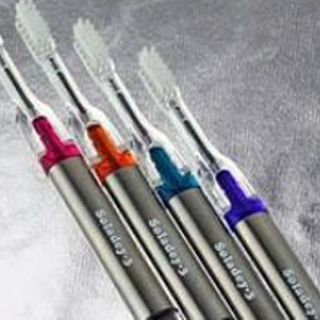 Crean cepillo dental que no necesita pasta