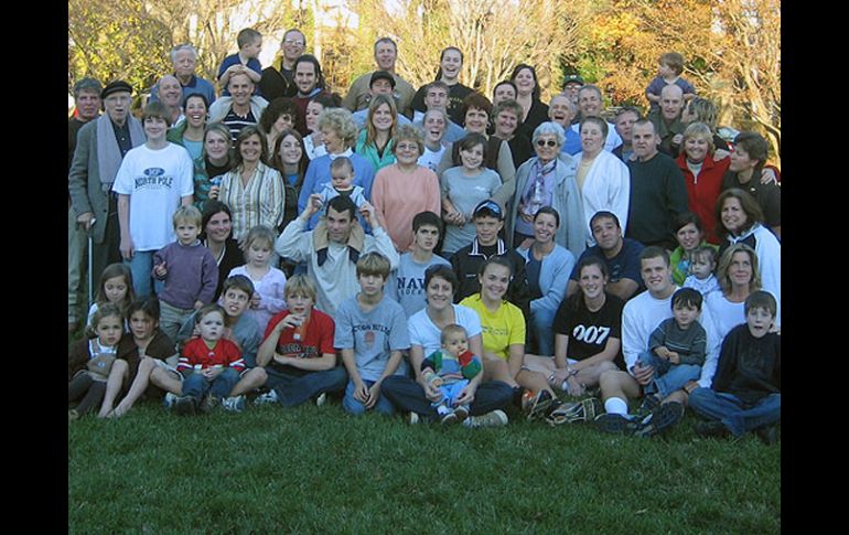 El hombre dice que no sabe cuántos nietos tiene y que la mayor parte de sus hijos viven en EU. ESPECIAL  /