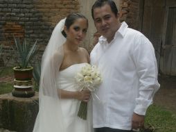 Los novios, Zaira Medina y Esteban García.  /