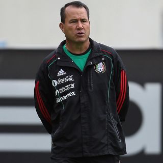 Efraín Flores llama a nueve ‘europeos’ para amistosos