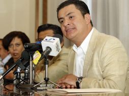 El coordinador de los diputados del PAN, José María Martínez, señaló que la iniciativa es a favor de los derechos de menores. ARCHIVO  /