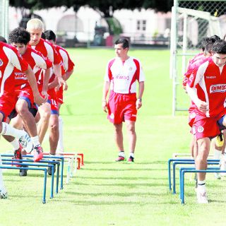 ''Pato'' Araujo quiere marcar otro gol a los Pumas