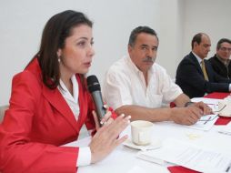 Los sindicatos de pilotos y sobrecargos pidieron que la Tenedora K presente el plan de negocios para salvar a Mexicana. NTX  /