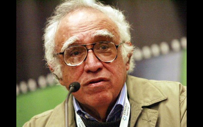 Carlos Monsiváis se ganó el cariño de mucha gente. ARCHIVO  /