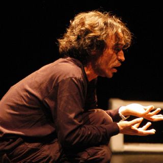 Roberto Sosa estrena con éxito  el monólogo 'Cáncer de olvido'