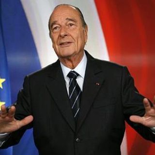 Ex presidente francés Chirac paga a París para finalizar caso