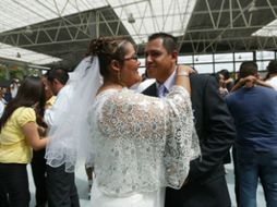 La administración tapatía tiene preparada una fiesta para quienes se inscriban a la campaña de Matrimonios Colectivos. ARCHIVO  /