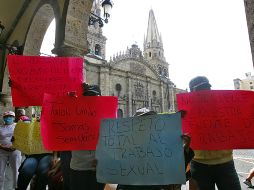 Las trabajadores sexuales  se manifestaron el día de hoy ante la Presidencia Municipal. A. GARCÍA  /