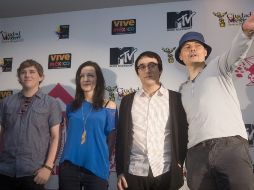 El público no soportó la actuación de luchadores en el escenario junto a The Smashing Pumkins. EFE  /