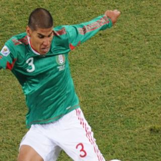 Salcido ya está con el Fulham