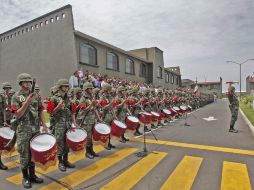 Ayer se inauguró el nuevo cuartel militar en La Mojonera. La anterior sede será un museo. S. NÚÑEZ  /