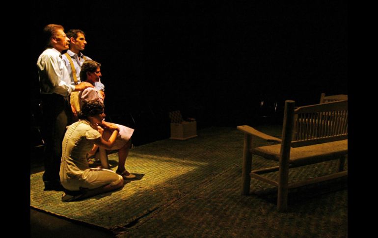 Escena de la obra ''El gesticulador'', bajo la dirección de Beto Ruiz. E. BARRERA  /