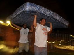 Autoridades de los tres niveles de gobierno realizan el desalojo de siete mil 619 personas en Tabasco. NOTIMEX  /