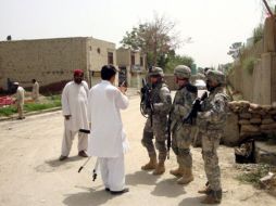 Cerca de 30 elementos insurgentes talibanes atacaron dos bases de la OTAN, siendo abatidos 24 y capturados otros más. EFE  /