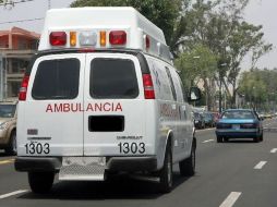 Los dos lesionados fueron trasladados en un automóvil policial a una clínica en donde recibieron atención médica. ARCHIVO  /