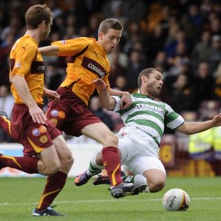 Juárez no ve acción con el Celtic