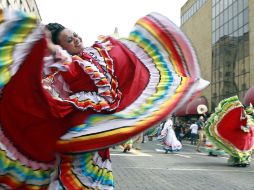 En 13 carros alegóricos también se recordaron algunas de las tradiciones mexicanas. E. PACHECO  /