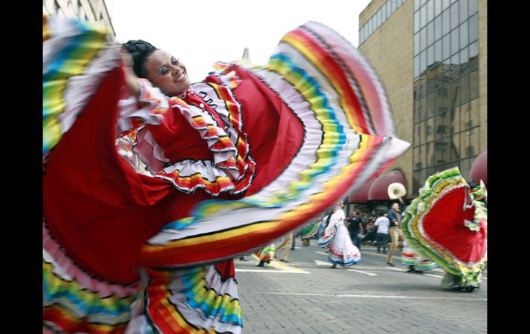 En 13 carros alegóricos también se recordaron algunas de las tradiciones mexicanas. E. PACHECO  /