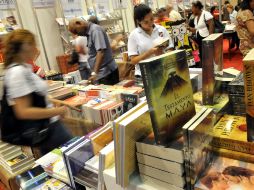 Se contó con 144 pabellones para exhibición y venta de libros. EFE  /