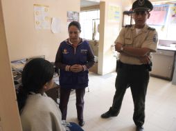 La esposa del único sobreviviente de la masacre en Tamaulipas proporciona información. AFP  /