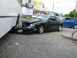El choque ocurrió sobre Avenida Puerto Melaque y su cruce con Monte Bello. M. PATIÑO  /