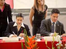 Aspecto de la firma del convenio de colaboración con la Secretaría de Salud Jalisco para conformar el Comusida tapatío. ESPECIAL  /