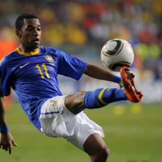 Milán anuncia fichaje de Robinho