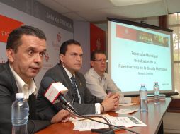 Rueda de prensa con autoridades del Ayuntamiento de Guadalajara para informar de la renegociación de su deuda. ESPECIAL  /