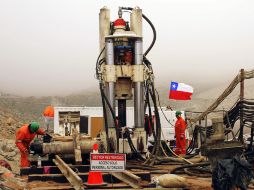 Ingenieros y médicos apoyarán la operación. AP  /