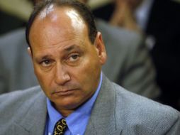 Marcelo Kemeny, uno de los socios dueños de la empresa minera San Esteban, se presenta ante la comisión investigadora. EFE  /