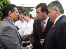 José Luis Hernández (izq), afirma tener el apoyo de alcaldes para que en el Congreso avance la reestructuración tarifaria. A. CAMACHO  /