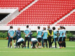 La Selección ecuatoriana entrenó ayer en la cancha del Estadio Omnilife. E. PACHECO  /