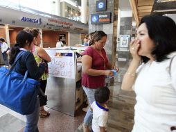 Durante la alerta sanitaria, los aeropuertos colocaron filtros para evitar la transmisión del virus A H1N1. EL INFORMADOR  /