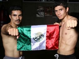 Los peleadores mexicanos Omar Mata (Izq.) y Jorge Solis, durante sesion especial. MEXSPORT  /