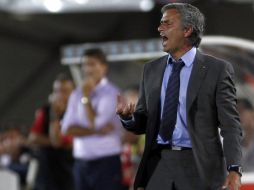 Mourinho durante el primer enfrentamiento de la Liga española. AFP  /