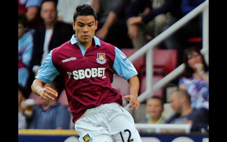 El jugador mexicano seguirá participando en la Liga Premier. MEXSPORT  /