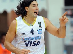 El argentino Luis Scola celebra un punto logrado contra Jordania. EFE  /