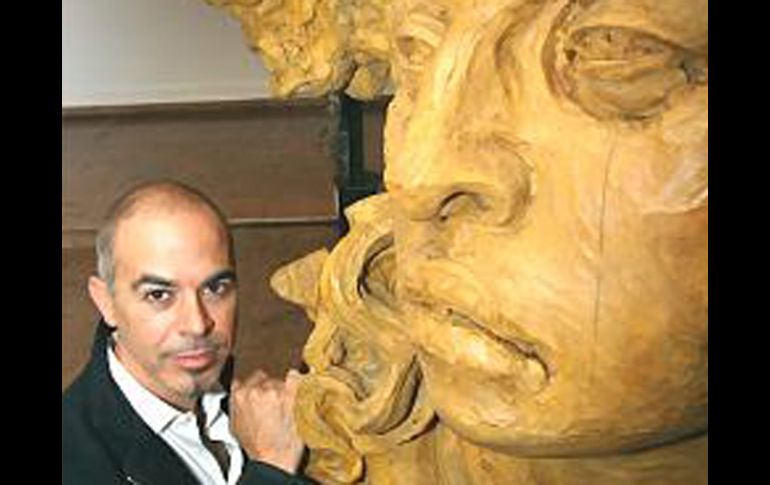 Las obras del artista mexicano son parte de los festejos del Bicentenario de la Embajada de México. EL UNIVERSAL  /