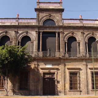 Exponen en el  Museo del Periodismos retratos de mujeres de los años 60