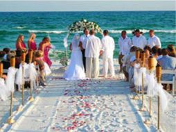 Cada pareja de novios estadunideses gasta durante su estadía en los destinos mexicanos 19 mil 73 dólares. ESPECIAL  /