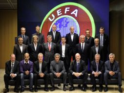 Foto de la reunión de la UEFA con algunos técnicos de los equipos europeos. AFP  /