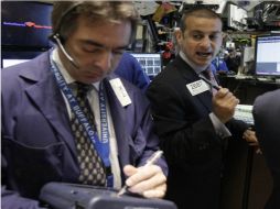 Ante la publicación de estadísticas mensuales  de empleo en Estados Unidos, el Dow Jones ganó 0.49 por ciento. AP  /