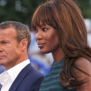 Naomi Campbell desfila por sorpresa en la alfombra roja de Venecia
