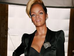 La escultura luce el mismo modelo que llevó la cantante en la 'Fashion Week' de París. AP  /