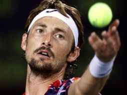 Juan Carlos Ferrero al servicio en el US OPEN 2010. REUTERS  /