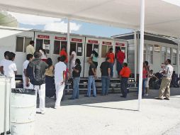 Poca gente se vio ayer en las taquillas del Estadio Omnilife. A. HINOJOSA  /