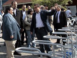 El rector Marco Antonio Cortés Guardado (derecha) conversa con el actual presidente de la FEU, César Barba (izquierda). EL INFORMADOR  /