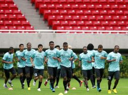 El combinado de Ecuador en su entrenamiento en el Estadio Omnilife el martes pasado. EL INFORMADOR  E. PACHECO  /