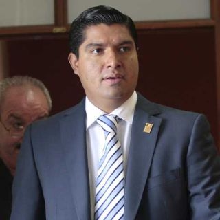 Armando Córdova pide dejar de lado destitución de Carlos Corona